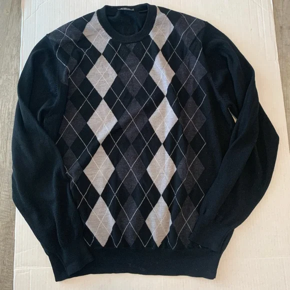 Lot of 2 Jos A Bank men’s black& navy merino wool sweaters size Medium
